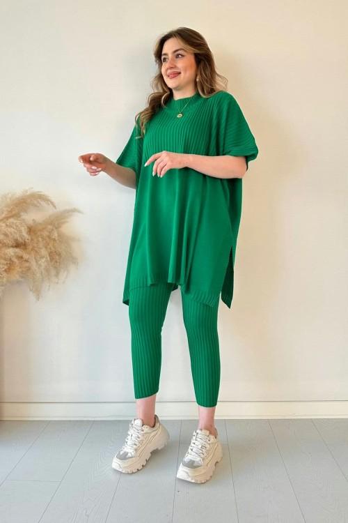 Coordinated Set: Stretchy Pants + Stylish Top