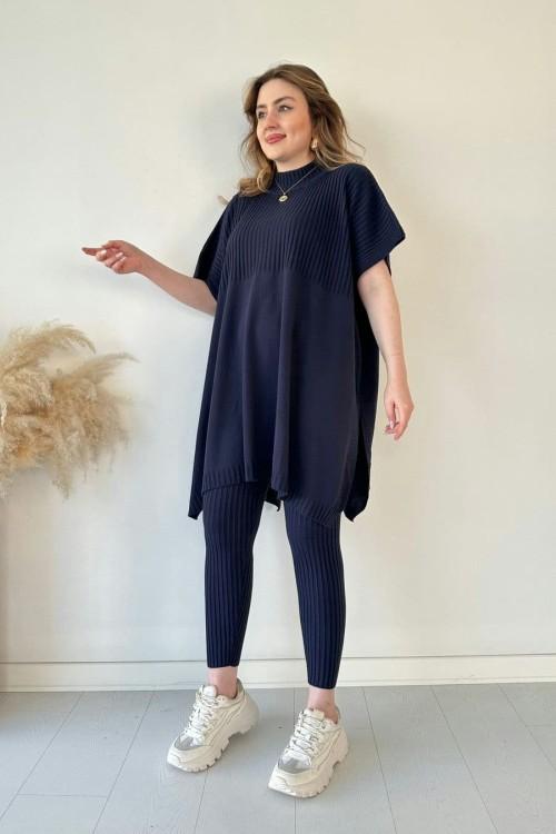 Coordinated Set: Stretchy Pants + Stylish Top