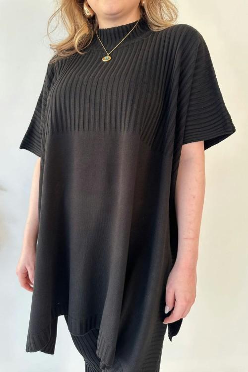Coordinated Set: Stretchy Pants + Stylish Top