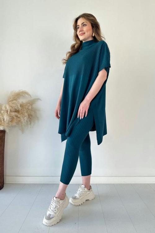Coordinated Set: Stretchy Pants + Stylish Top